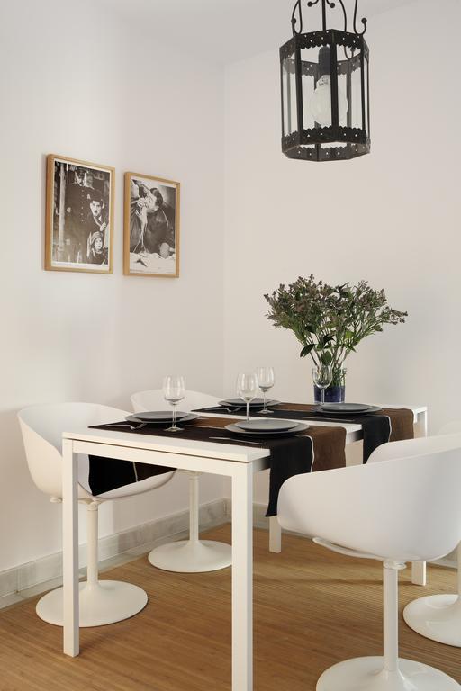 Apartamentos Mariscal Sevilla Habitación foto